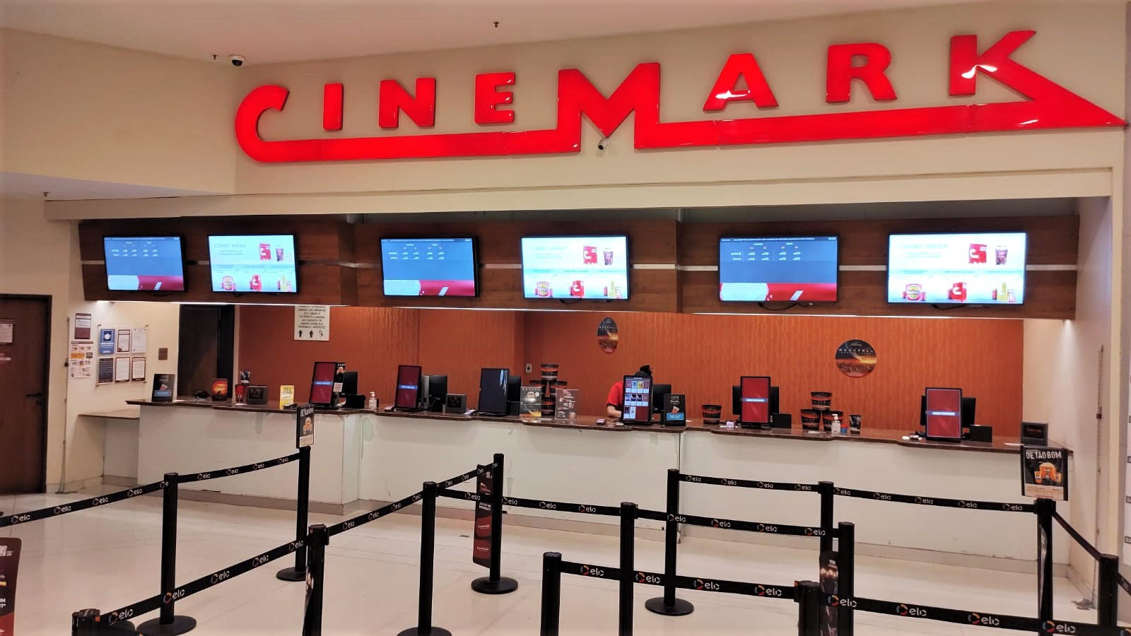 Shopping Metr Santa Cruz recebe Gamer Night Cinemark com exibi o